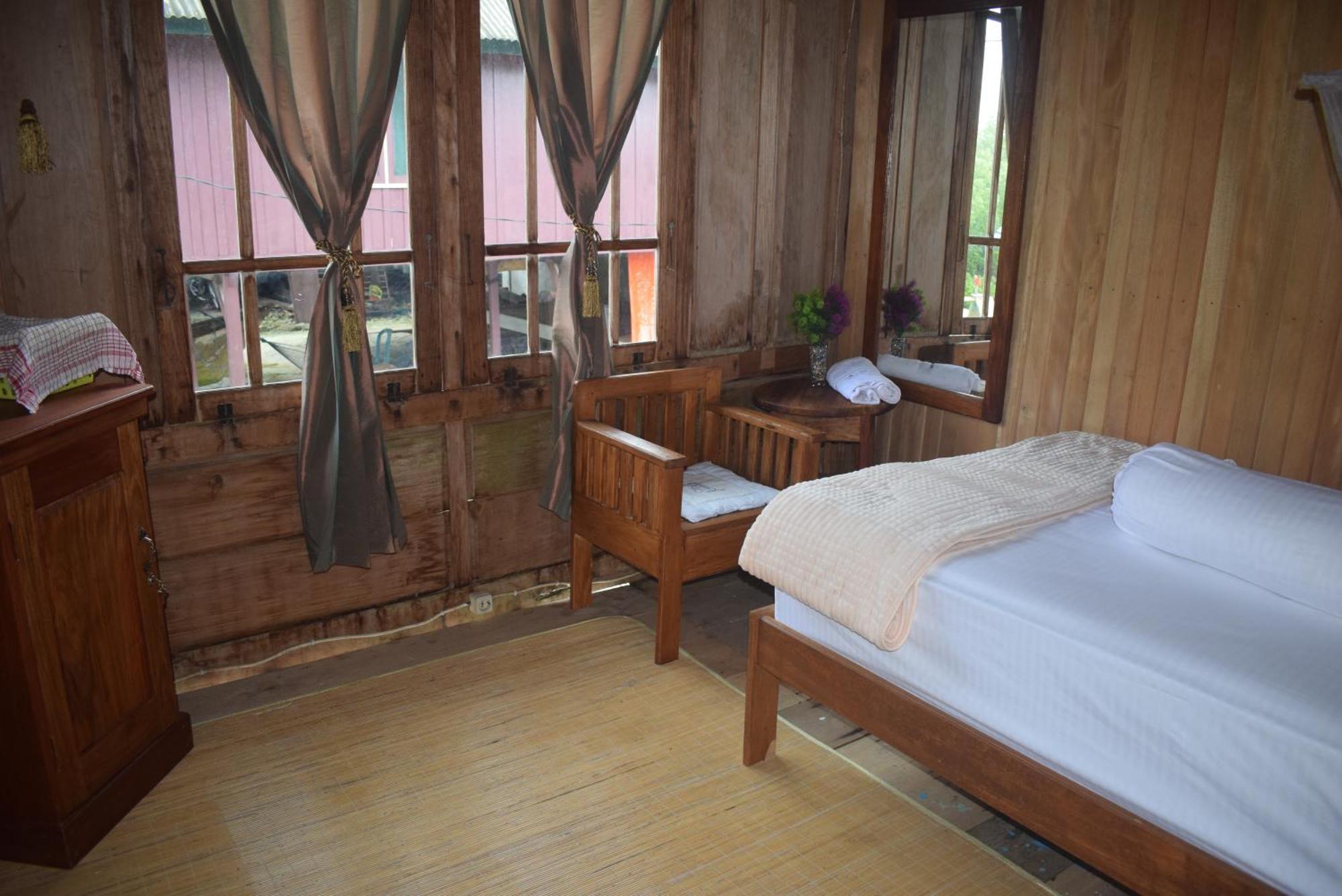 Areef Homestay Kaledupa Exterior foto